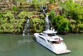 PARADISE | 2014 35.36m (116′) Luxury Flybridge Performance Motor Yacht from Taiwanese shipyard HORIZON