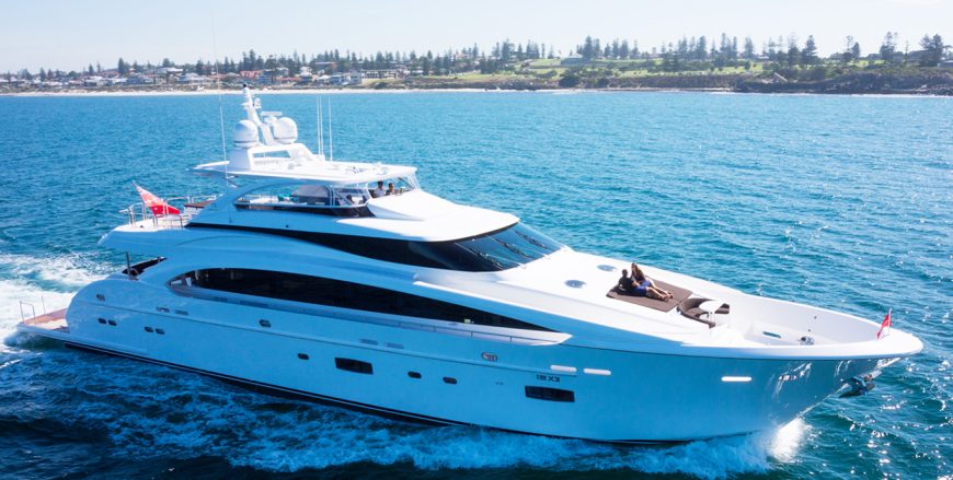 PARADISE | 2014 35.36m (116′) Luxury Flybridge Performance Motor Yacht from Taiwanese shipyard HORIZON