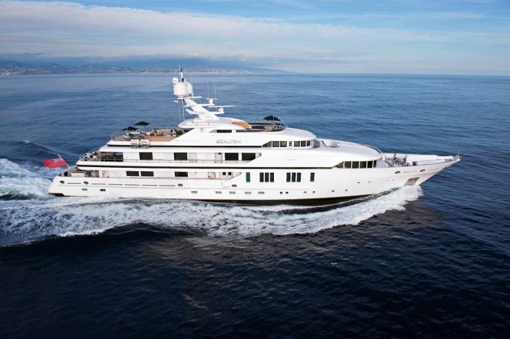 ROMA | 2010 61.8m (202′9″) Luxury Tri-Deck Steel Motor Yacht from Italian shipyard Viareggio Superyachts