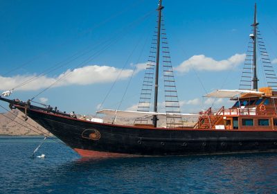 SAMATA-2006-42m-137ft-10in-Traditional-Wooden-Phinisi-Sail-Yacht-for-charter-YachtDealz1