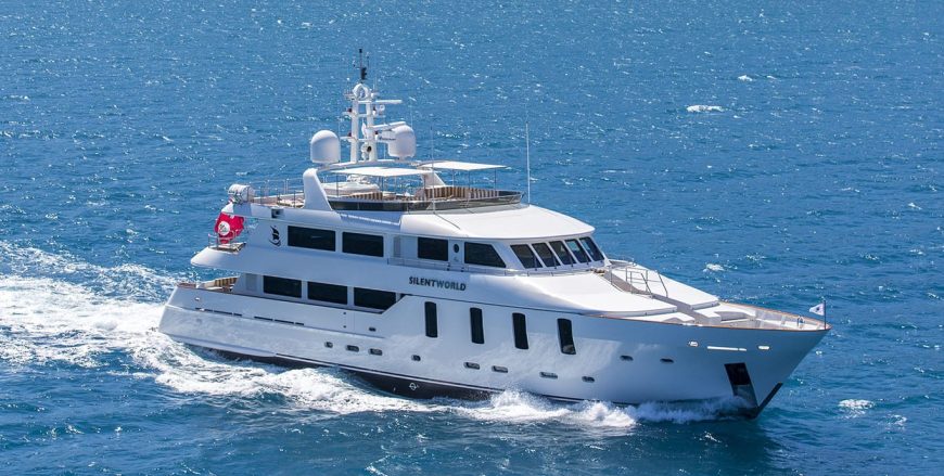 SILENTWORLD | 2006 39.6m (129′ 11″) Luxury Tri-Deck Steel Motor Yacht from Spanish shipyard Astilleros MCIES (Oassive)