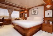 STARFIRE | 1998 54m (177′ 2″) Luxury Steel Motor Yacht from Italian shipyard Benetti