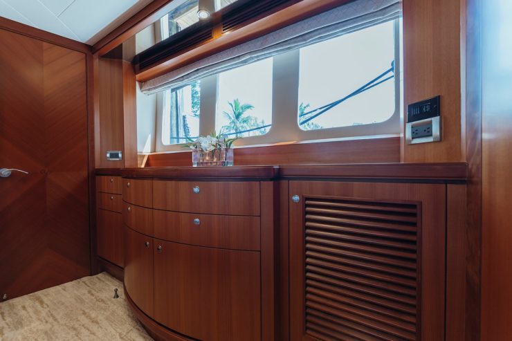 SKULLDUGGERY | 2010 74ft (23m) Ocean Alexander Motor Yacht