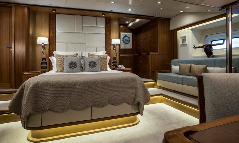 TWILIGHT | 2013 38.14m (125′2″) Ed Dubois design Luxury Flybridge Sloop Sail Yacht from British shipyard OYSTER