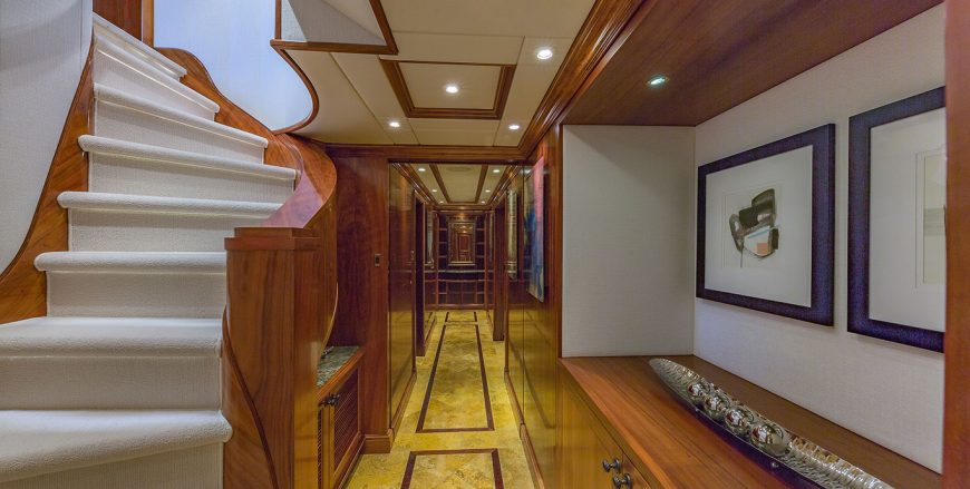 UNBRIDLED | 2009 58.22m (191′) Luxury Aluminium Motor Yacht from American shipyard Trinity