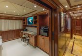 UNBRIDLED | 2009 58.22m (191′) Luxury Aluminium Motor Yacht from American shipyard Trinity