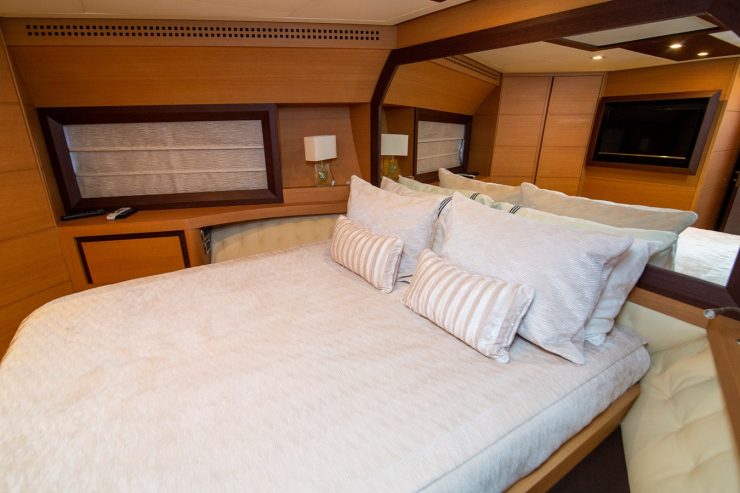 Uptown Girl | 2008 72ft (22m) Pershing High Performance Luxury Motor Yacht