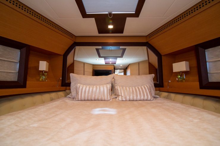 Uptown Girl | 2008 72ft (22m) Pershing High Performance Luxury Motor Yacht