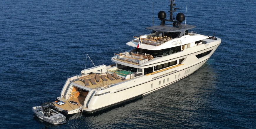 X | 2016 42.78m (140′4″) Luxury Steel Explorer Motor Yacht from Italian shipyard SANLORENZO