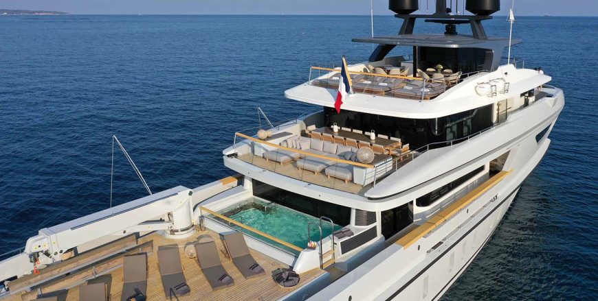 X | 2016 42.78m (140′4″) Luxury Steel Explorer Motor Yacht from Italian shipyard SANLORENZO