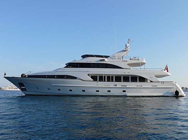 ACCAMA | 2000 34.95m (114’8″) Tri-Deck Luxury Motor Yacht from renowned Italian shipyard BENETTI