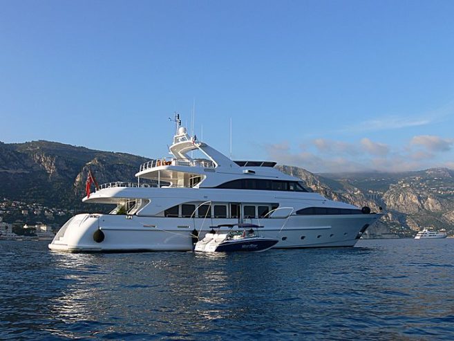 ACCAMA | 2000 34.95m (114’8″) Tri-Deck Luxury Motor Yacht from renowned Italian shipyard BENETTI