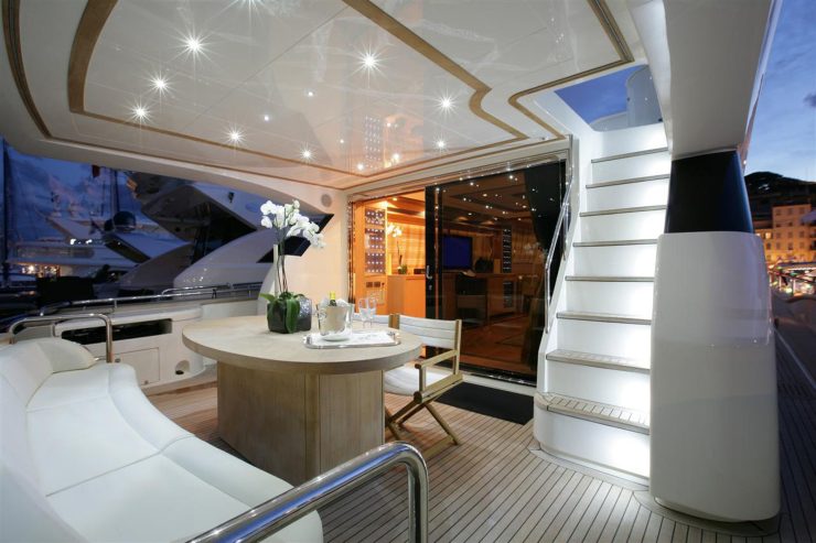 BLUE ANGEL | 2007 23.16m (76ft) Luxury Flybridge Motor Yacht from Italian shipyard EVO