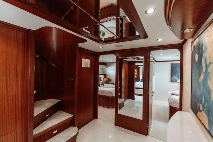 Beachfront | 2006 108ft (32.92m) Luxury Motor Yacht built by US shipyard Hargrave