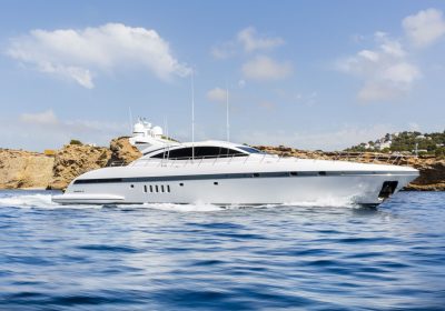 CHILL-OUT-is-a-28.25m-92822-Luxury-Mangusta-92-Sport-Motor-Yacht-for-charter-YachtDealz2