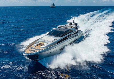 Chop-Chop-2014-122ft-37m-Superyacht-built-by-Italian-shipyard-RIVA-For-Sale-YachtDealz4