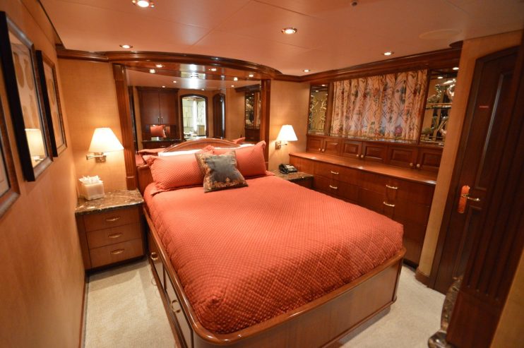 Joan’s Ark | 2003 121ft Luxury Motor Yacht built by Canadian shipyard Crescent Custom Yachts