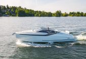 Just Us | 2022 33ft (10.06m) Day boat built by British shipyard Fairline Yachts