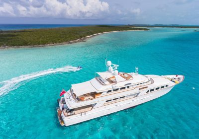 LADY-J-is-a-43.31m-142-122-Luxury-Aluminium-Motor-Yacht-for-charter-YachtDealz8