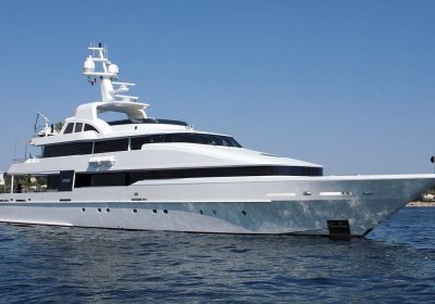 LIFE-SAGA-is-a-42.1m-138-122-High-Performance-Luxury-Aluminium-Motor-Yacht-for-charter-YachtDealz2