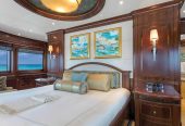 LOON | 2011 54.86m (180′) Tri-Deck Luxury Steel Motor Yacht from American shipyard Newcastle Marine