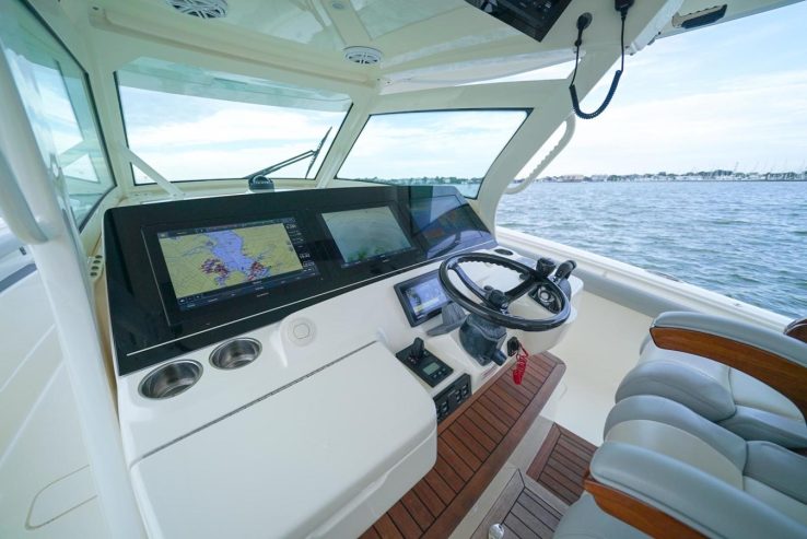 Liquid Negotiations | 2019 42ft (12.85m) Luxury Center Console Scout 42 LXF