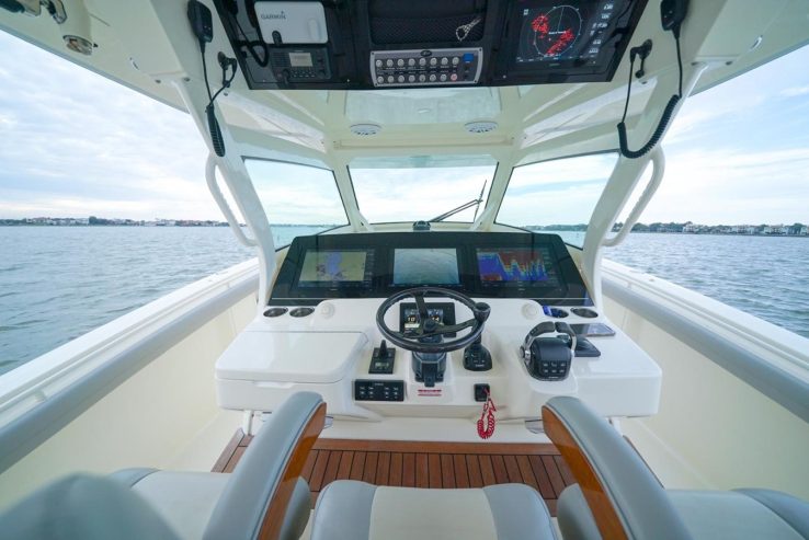 Liquid Negotiations | 2019 42ft (12.85m) Luxury Center Console Scout 42 LXF