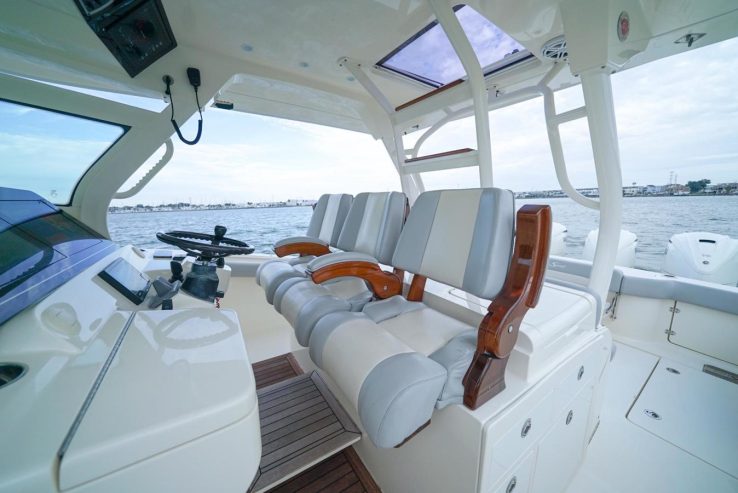 Liquid Negotiations | 2019 42ft (12.85m) Luxury Center Console Scout 42 LXF