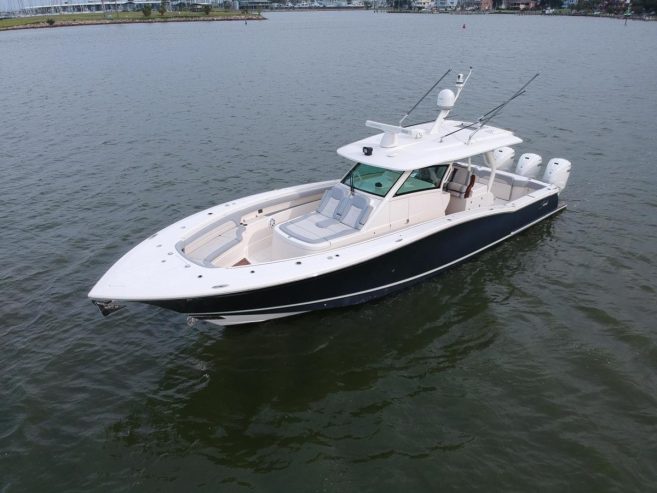 Liquid Negotiations | 2019 42ft (12.85m) Luxury Center Console Scout 42 LXF