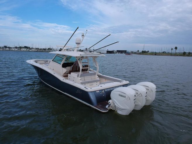 Liquid Negotiations | 2019 42ft (12.85m) Luxury Center Console Scout 42 LXF