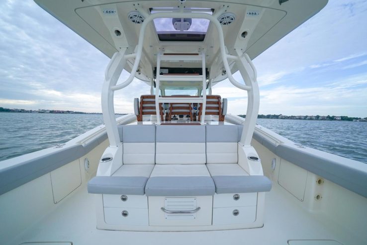 Liquid Negotiations | 2019 42ft (12.85m) Luxury Center Console Scout 42 LXF