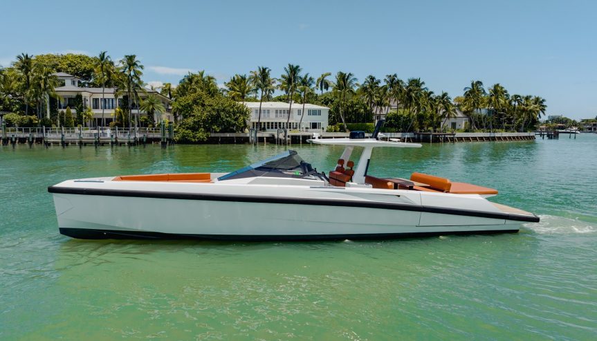 Love Boat 8 | 2022 48ft (14.63m) Superyacht tender / day boat built by Wally Yachts