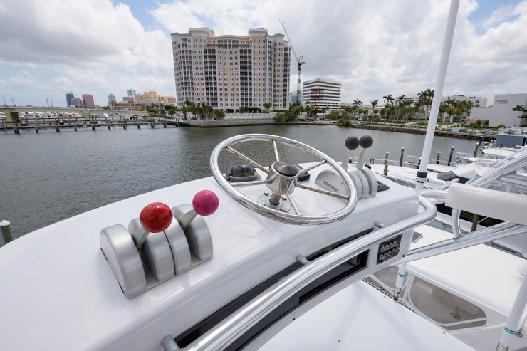 MA FEMME | 1999 65ft (19.81m) Sportfisher Motor Yacht built by US shipyard Hatteras Yachts