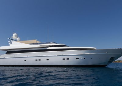 MABROUK-2004-1307-39.80m-Flybridge-Motor-Yacht-for-charter-YachtDealz1