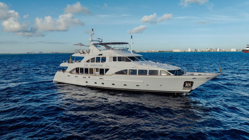 Mamma Mia | 2007 120ft (37m) Luxury Motor Yacht built by Italian shipyard Benetti