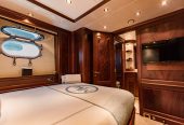 Mamma Mia | 2007 120ft (37m) Luxury Motor Yacht built by Italian shipyard Benetti