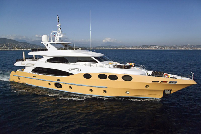 Marina Wonder | 2012 38.4m (126′) Luxury Flybridge Motor Yacht from UAE shipyard GULF CRAFT