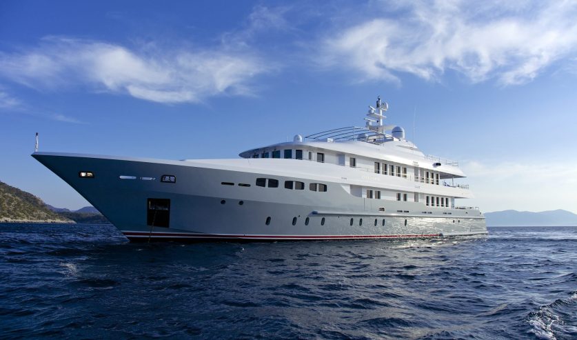 OCEANOS | 2006 48.85m (160′ 3″) Luxury Aluminium Motor Yacht from Italian shipyard Mondomarine