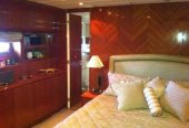 SKS | 2001 88ft (27m) Luxury Motor Yacht built by Italian shipyard Leopard Yachts