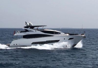 STARDUST-OF-MARY-is-a-26.3m-86322-Performance-Flybridge-Motor-Yacht-for-charter-YachtDealz7