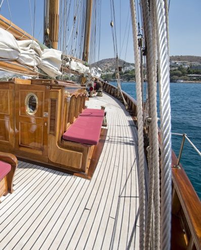 AELO | 1921 38,1m (125 ft) Classic Sail Yacht from German ship builder Max Oertz