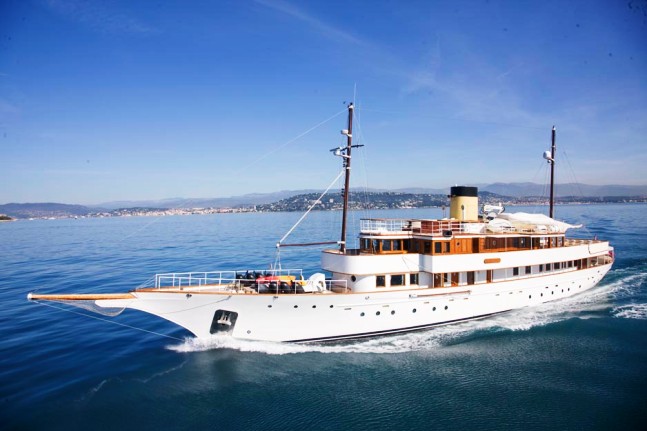 ALICIA | 1930 51m (167’3″) Classic Flybridge Luxury Steel Motor Yacht from American shipyard Defoe Shipbuilding