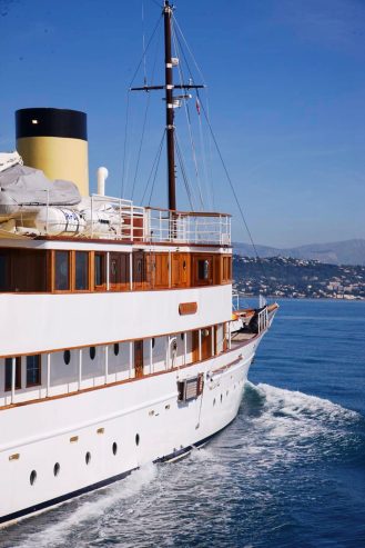 ALICIA | 1930 51m (167’3″) Classic Flybridge Luxury Steel Motor Yacht from American shipyard Defoe Shipbuilding