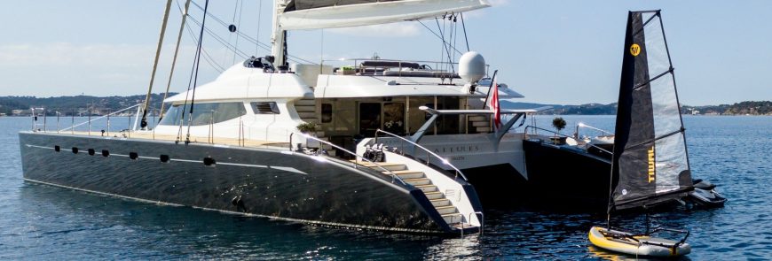 ALLURES | 2006 31.09m (102′) Fast Carbon Fiber Sport Catamaran Sail Yacht from French shipyard Composite Works