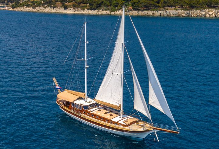 ANGELICA | 1991 30.8m (101”) Traditional Gulet Sail Yacht