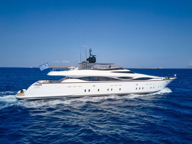 ANASA | 2009 35.05m (115′) Luxury Flybridge Motor Yacht from Italian shipyard Maiora