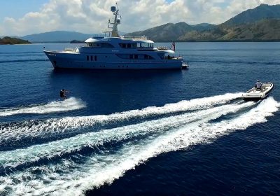 BELUGA-2006-34.7m-11310-Motor-Yacht-for-charter-YachtDealz6