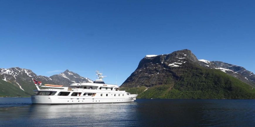 CHANTAL | 1965 36.75m (120’5″ ) Classic Luxury Steel Motor Yacht from South African shipyard Global Engineering