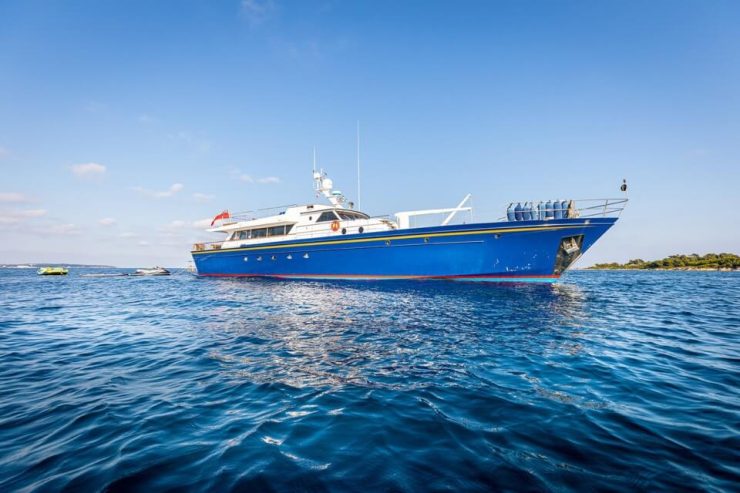 CHANTELLA | 1966 30m (98’4″) Classic Luxury Motor Yacht from French shipyard Chantier Naval d’Antibes