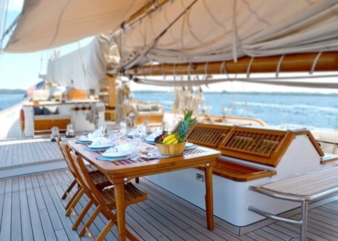 COLUMBIA | 2014 43.03m (141’1″ ) Modern Luxury Steel Schooner Sail Yacht from American shipyard Eastern Shipbuilding